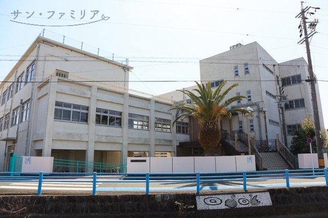 中学校　豊橋市立中部中学校（中学校）まで1305m
