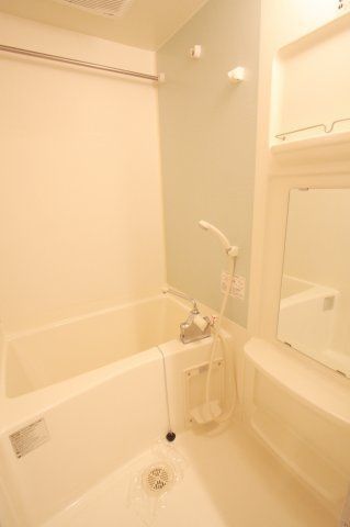 バス・シャワールーム　（別タイプ参考写真）リガーレ新板橋　　北区滝野川4