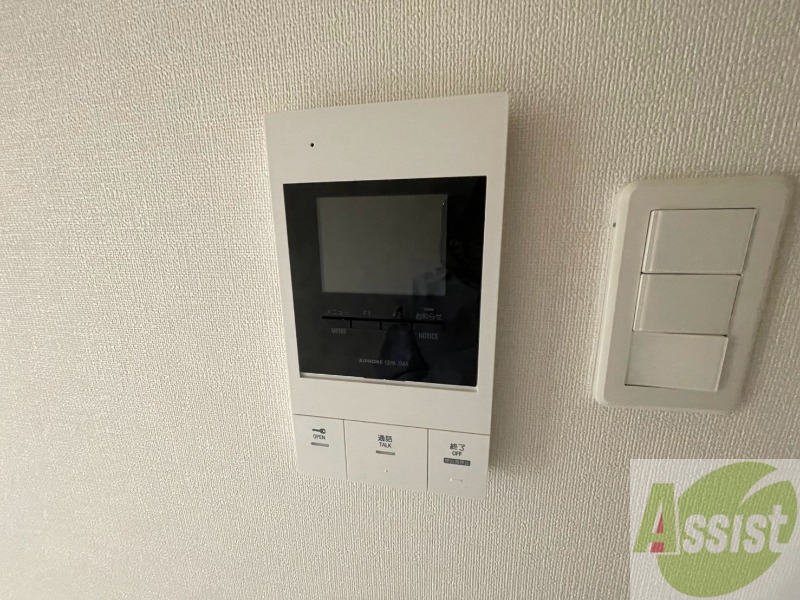 セキュリティ　ＴＶモニター付インターホンです。来客者の顔が見えるので安心！