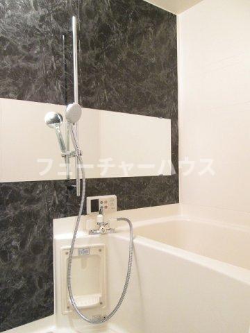バス・シャワールーム　ゆったり過ごせるお風呂です