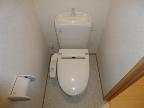 トイレ　※別のお部屋の写真です。