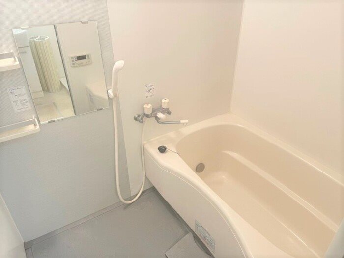 バス・シャワールーム　※別のお部屋の写真です。