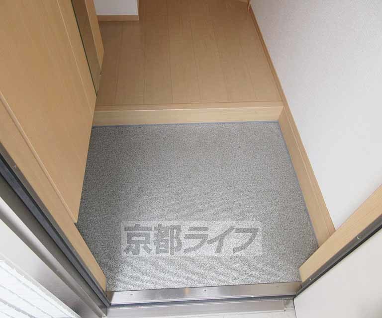 玄関　広めのキッチンです