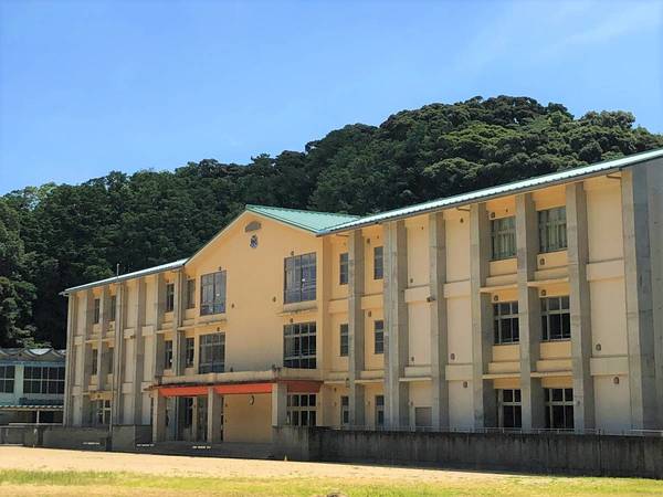 小学校　勝浦小学校（小学校）まで2480m