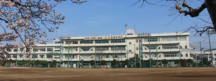 小学校　戸田市立美女木小学校（小学校）まで48m