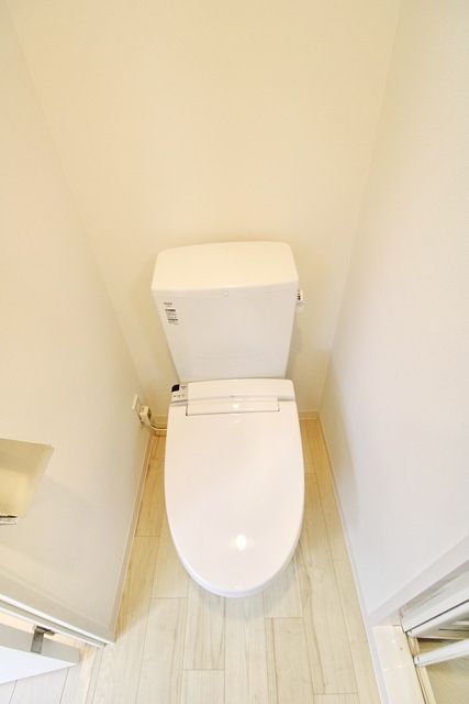東武東上線 下赤塚駅 徒歩10分 6階建 築8年のトイレ写真