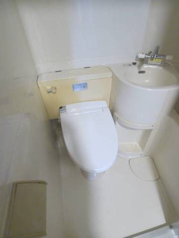 地下鉄桜通線 太閤通駅 徒歩5分 4階建 築35年のトイレ写真