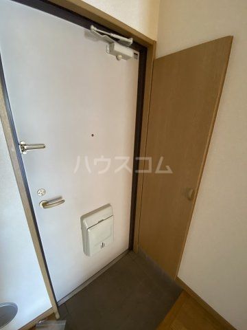 東武伊勢崎線 獨協大学前駅 徒歩5分 3階建 築24年の玄関写真