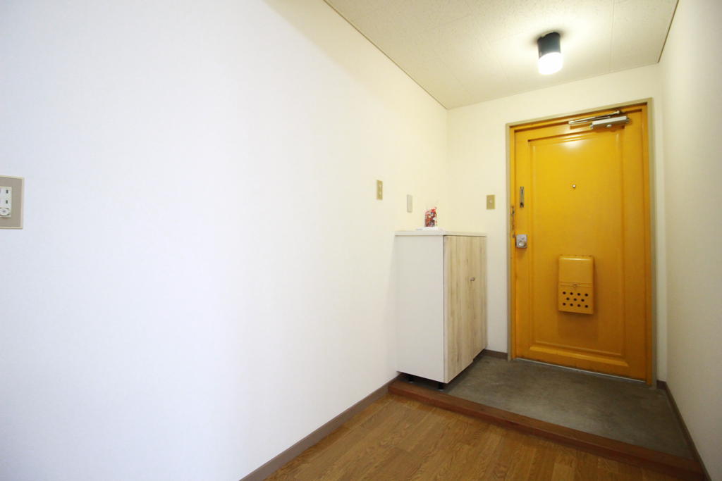 ＪＲ徳島線 徳島駅 徒歩18分 4階建 築42年の玄関写真