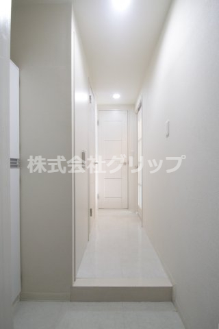 横浜平沼ダイカンプラザIIIの玄関写真