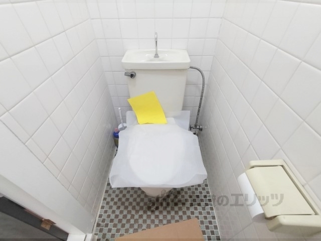 近鉄奈良線 新大宮駅 徒歩18分 2階建 築50年のトイレ写真