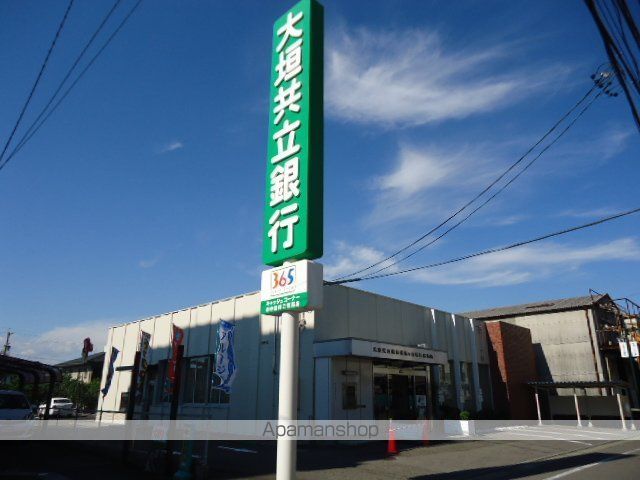 その他　大垣共立銀行雄飛ヶ丘特別出張所（その他）まで498m