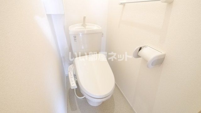 ＪＲ奥羽本線 赤湯駅 徒歩2分 2階建 築15年のトイレ写真