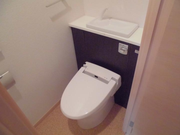 つくばエクスプレス 守谷駅 徒歩16分 4階建 築14年のトイレ写真