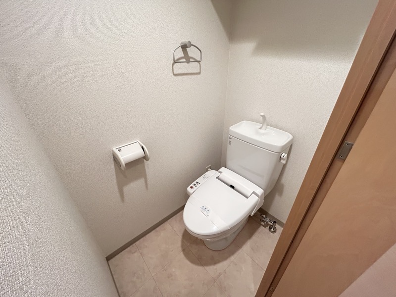 地下鉄御堂筋線 新大阪駅 徒歩7分 15階建 築19年のトイレ写真