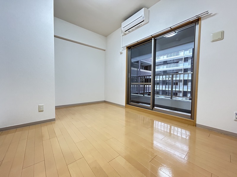 地下鉄御堂筋線 新大阪駅 徒歩7分 15階建 築19年の内装写真