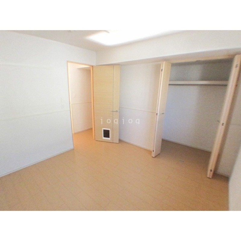 収納　収納が大きく、たくさんものが入ります。