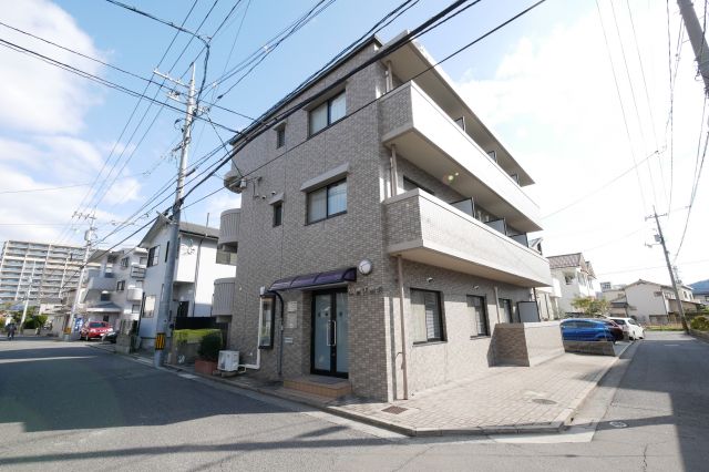 建物外観　Ｋビル304 1K　立地抜群!!　最上階 角部屋!! ※同じ