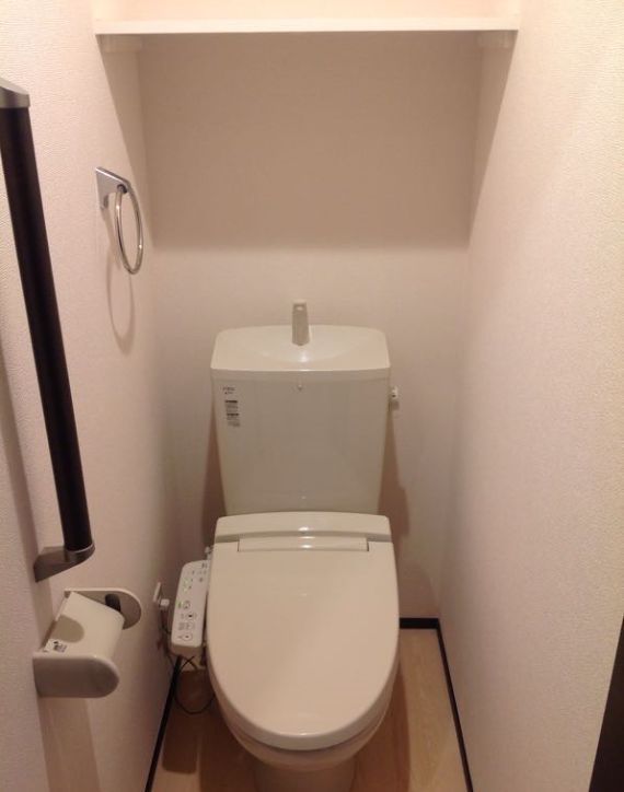 レオネクスト中野上鷺宮のトイレ写真