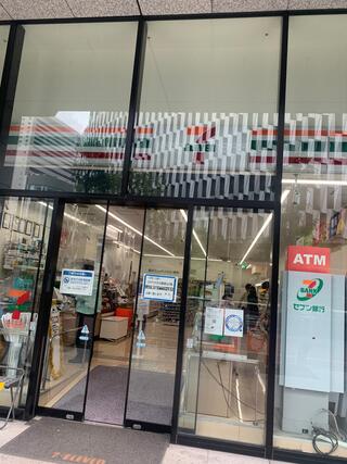 コンビニ　セブンイレブン 大阪芝田2丁目店（コンビニ）まで883m