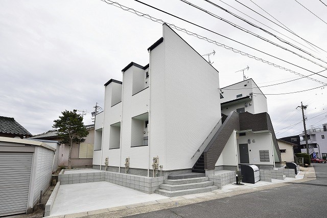 建物外観　外観　デザイナーズ　光インターネット無料