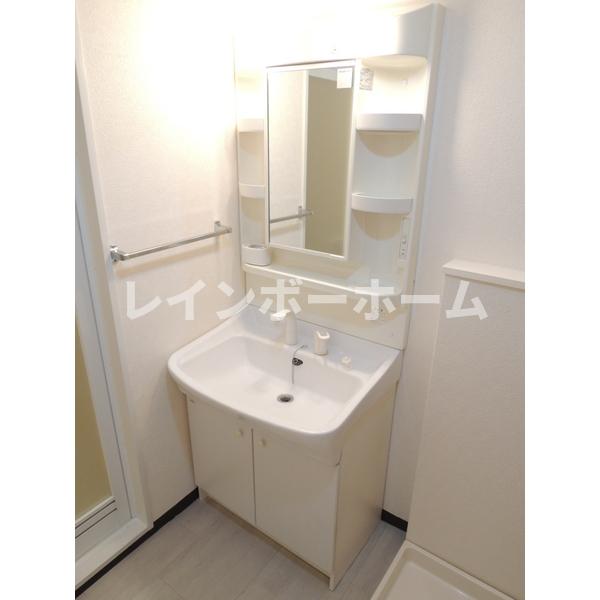 洗面設備　同物件別号室参考写真です。