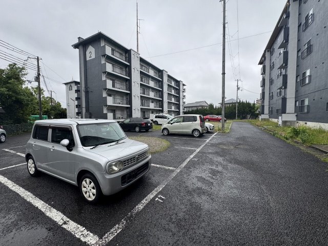 駐車場　駐車場に車を止められます