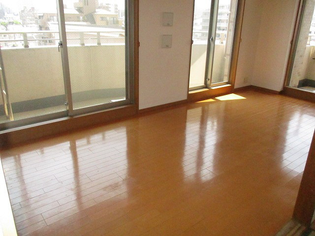 その他部屋・スペース　この写真は同マンションの他のお部屋のものです