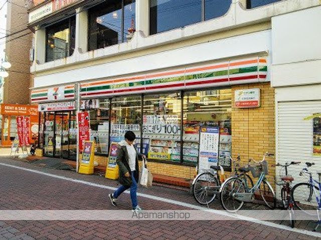 コンビニ　セブンイレブン（コンビニ）まで221m