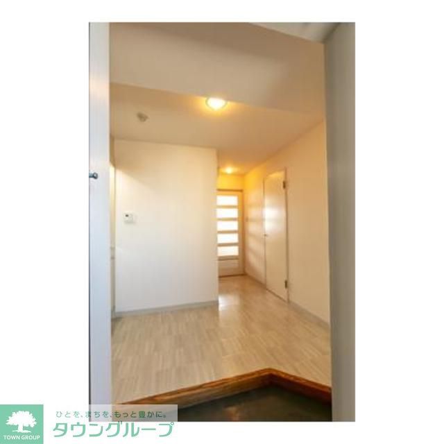玄関　※写真は同タイプ住戸です。