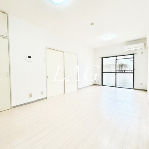 居室・リビング　洋室のお部屋です。