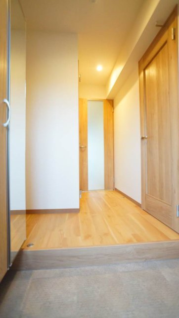 玄関　お写真多数ご用意しております！お問い合わせお待ちしております