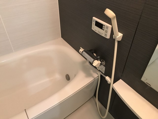 バス・シャワールーム　【浴室】同間取り別部屋写真です