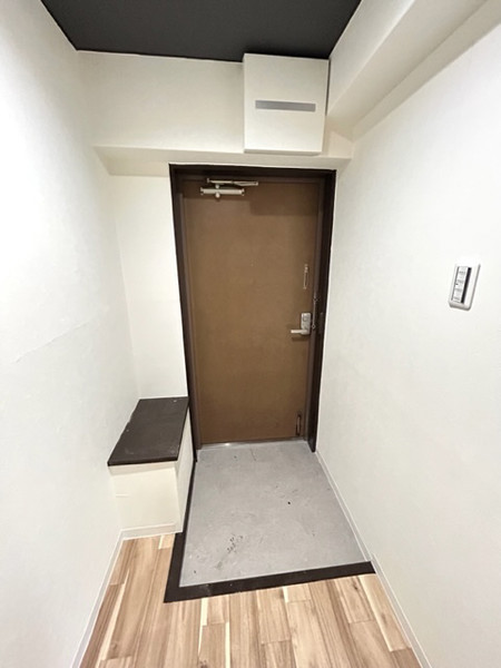 阪急宝塚線 岡町駅 徒歩4分 4階建 築35年の玄関写真