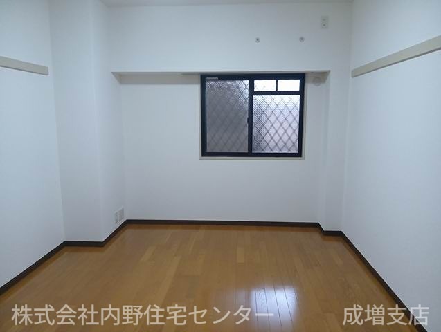 その他部屋・スペース　玄関側の洋室