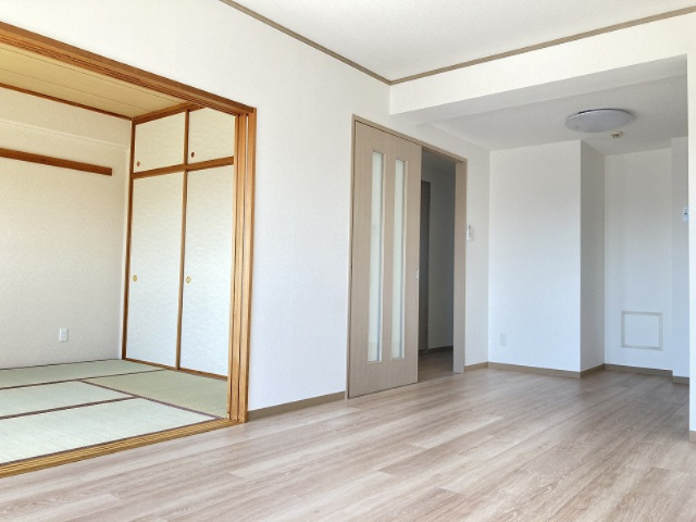 トレフォイルナカノブの居間写真