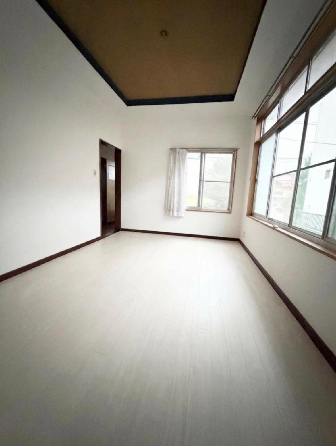 栗駒西上野戸建の居間写真