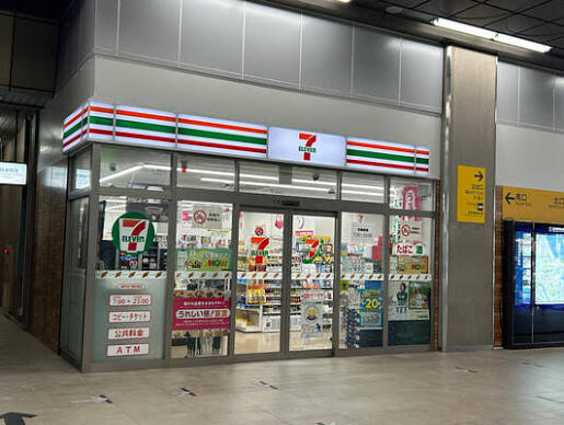 コンビニ　セブンイレブン　福岡姪浜駅前店（コンビニ）まで66m