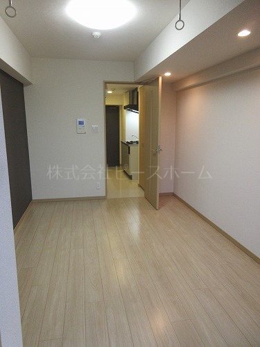 居室・リビング　※別号室参考写真