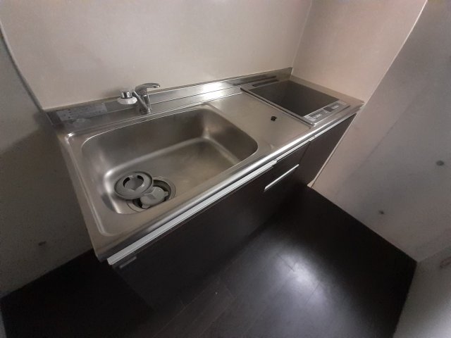 キッチン　コンパクトなキッチンで掃除もラクラク