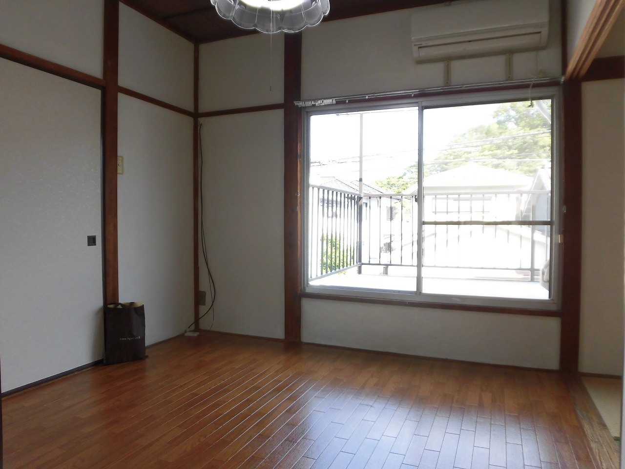 本牧町1丁目アパートの居間写真