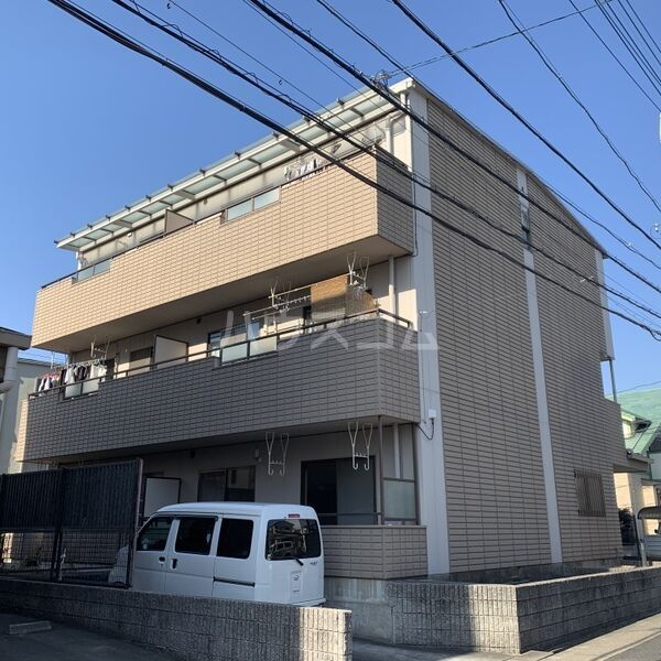名古屋市緑区東神の倉のマンションの建物外観