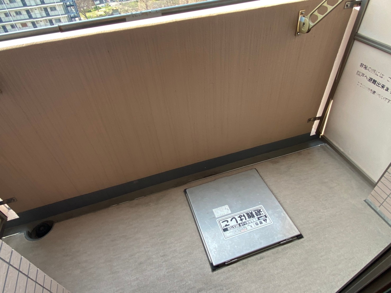 バルコニー　※同建物別部屋のものを使用