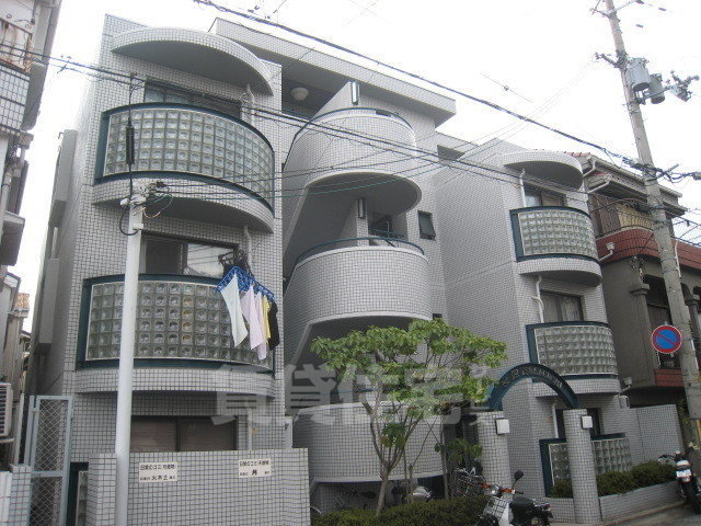 尼崎市塚口本町のマンションの建物外観