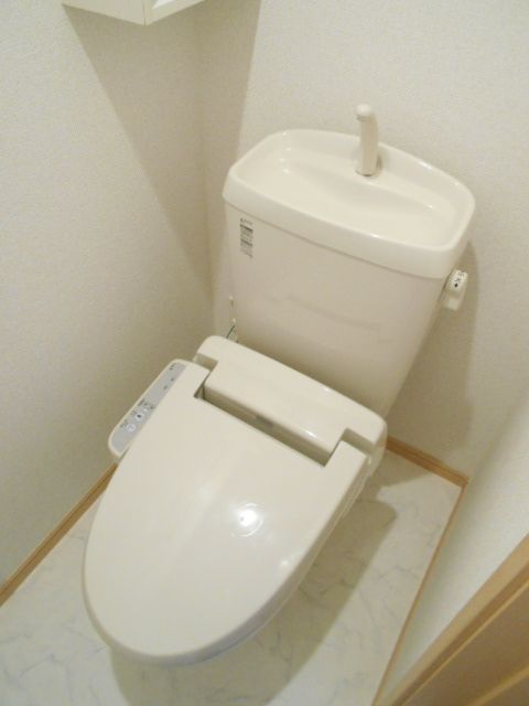 【三島市沢地のアパートのトイレ】