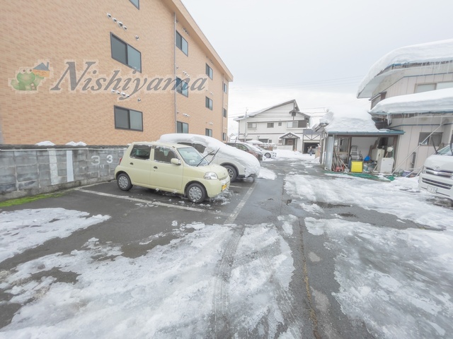 【コーポイーストの駐車場】