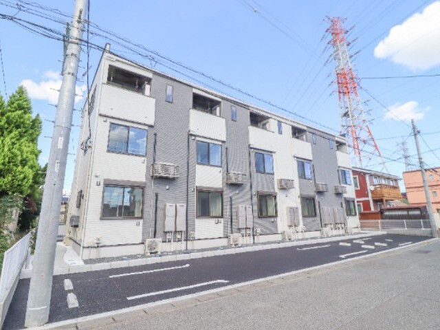 小山市西城南のアパートの建物外観