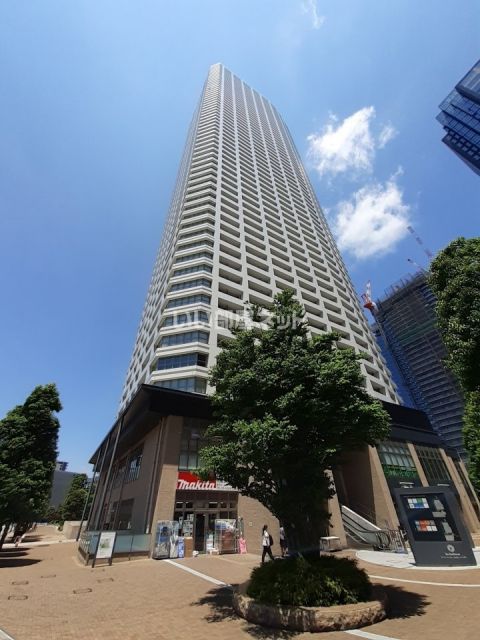ザ・パークハウス西新宿タワー６０の建物外観