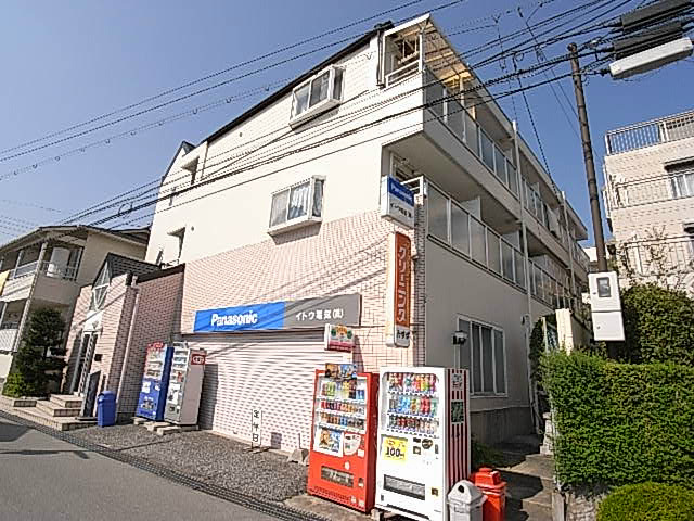 川西市山下町のマンションの建物外観