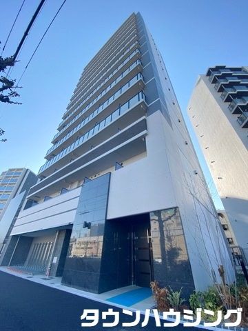 【名古屋市中区金山のマンションの建物外観】